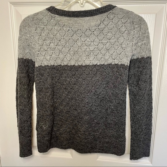 GAP : Bundle of 2 GAP Kids Sweaters - Picture 5 of 11